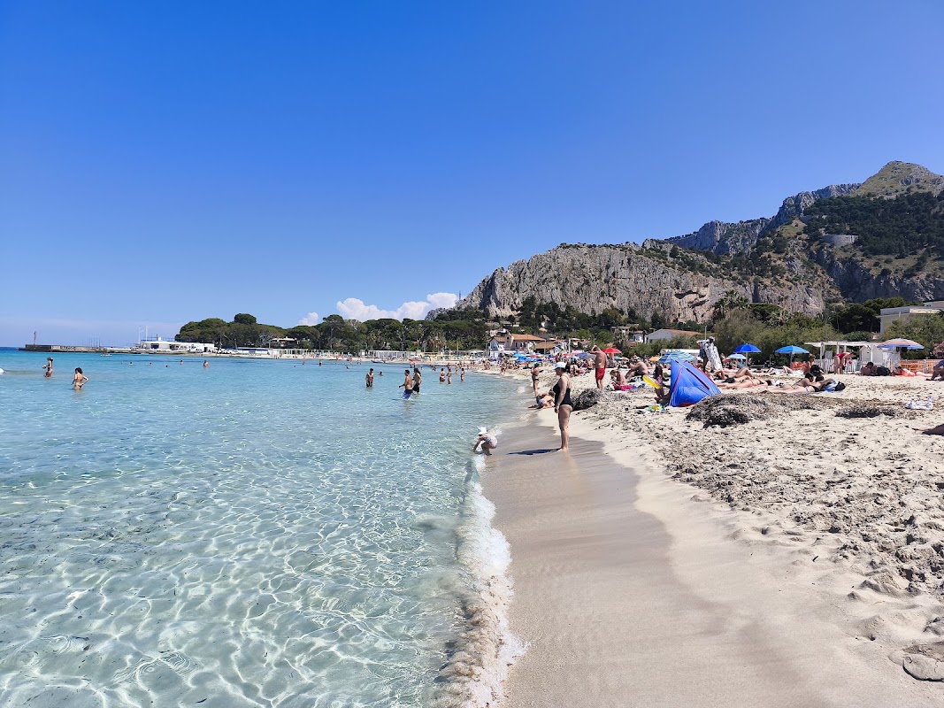 Mondello promenade
